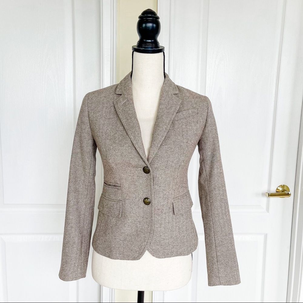 Banana Republic 00P NWT Beige Patterned Winter Blazer with Bronze Buttons